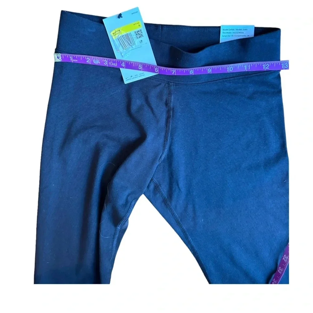 NIKE Tight Fit Mid Rise 7/8‎ Length Black Leggings Size S Women’s NWT